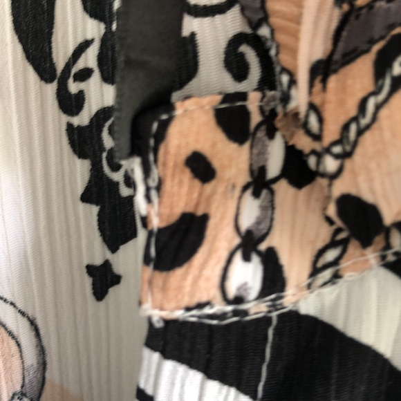 Sioni animal print ruffled collar sleeveless summer blouse - Picture 10 of 12